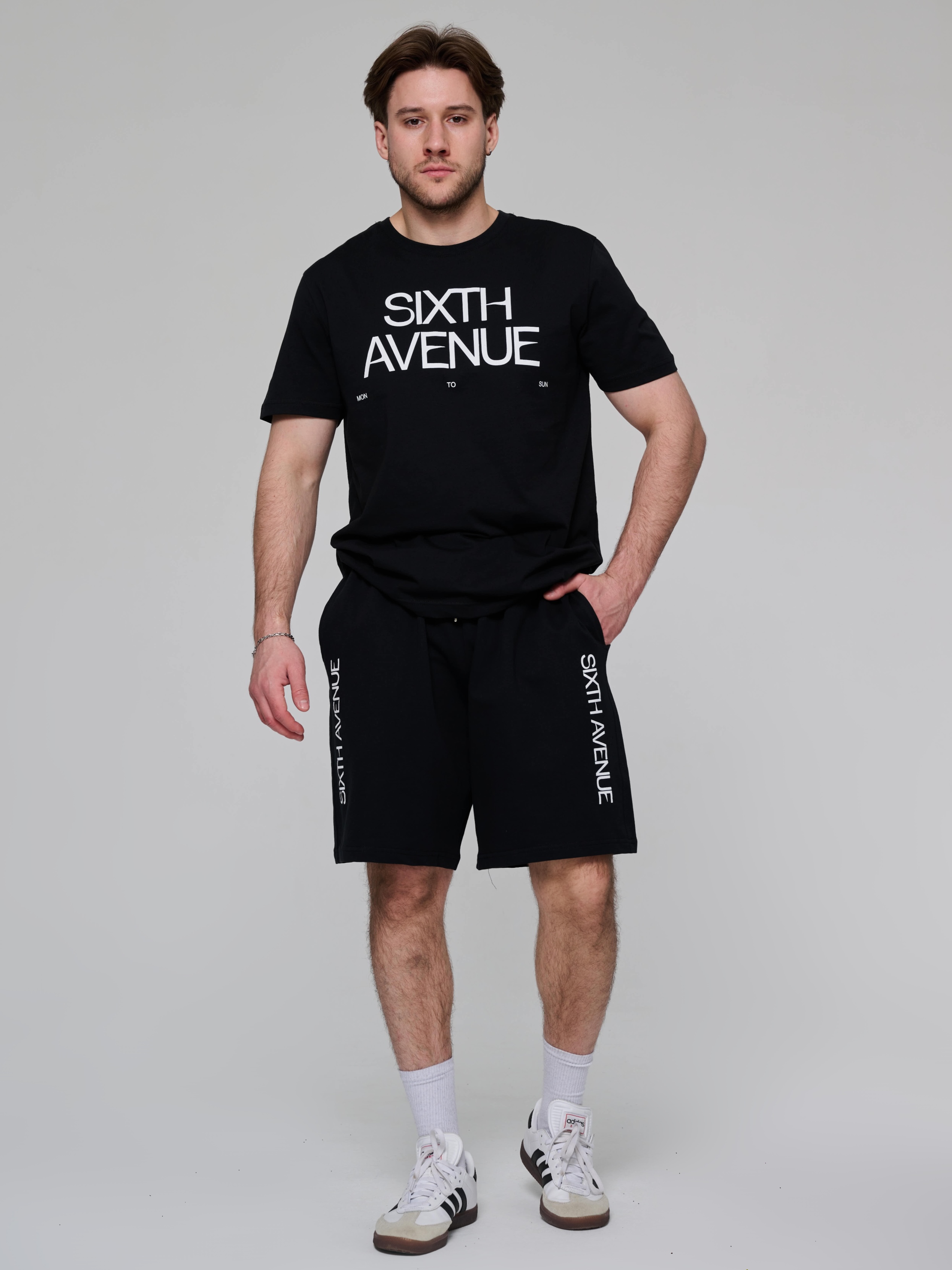 КОСТЮМ С ШОРТАМИ 